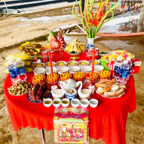 Mâm cúng khai trương nhà xưởng
